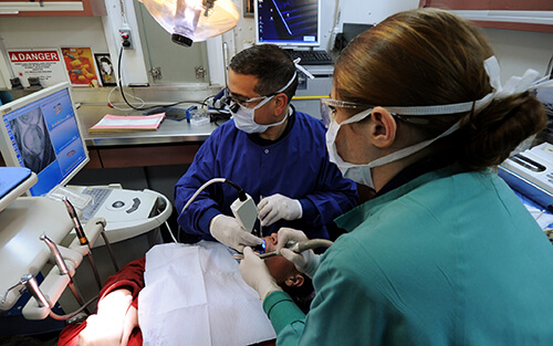 dr zaveri with assistant